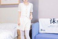 BoBoSocks袜啵啵 No.421 奶油 - 皮鞋、厚白丝、瑜伽动作时老头乐挠脚剧情/(140P)